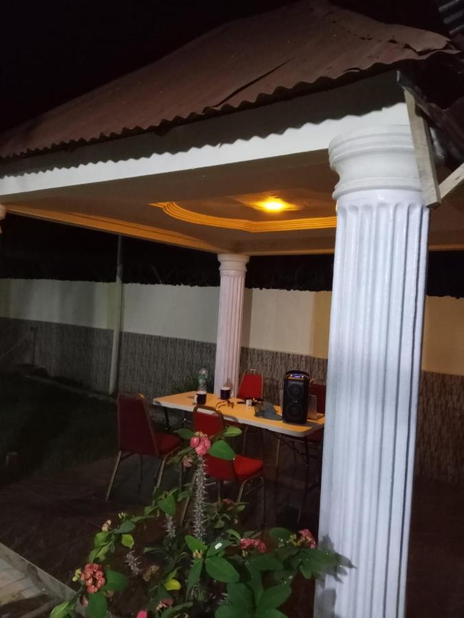 Faith And Grace Guest House Lamin Beretto Esterno foto