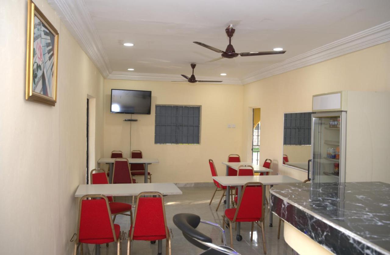 Faith And Grace Guest House Lamin Beretto Esterno foto
