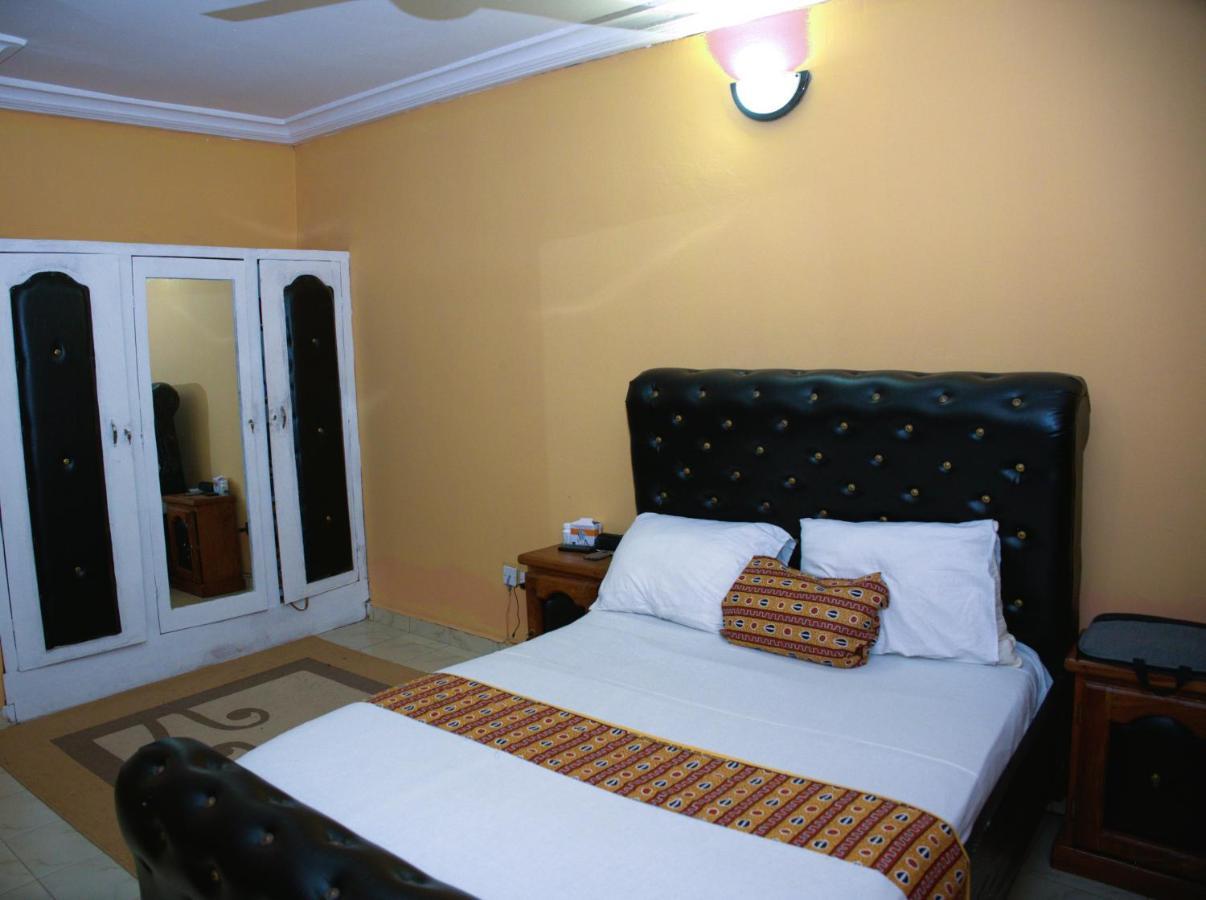 Faith And Grace Guest House Lamin Beretto Esterno foto