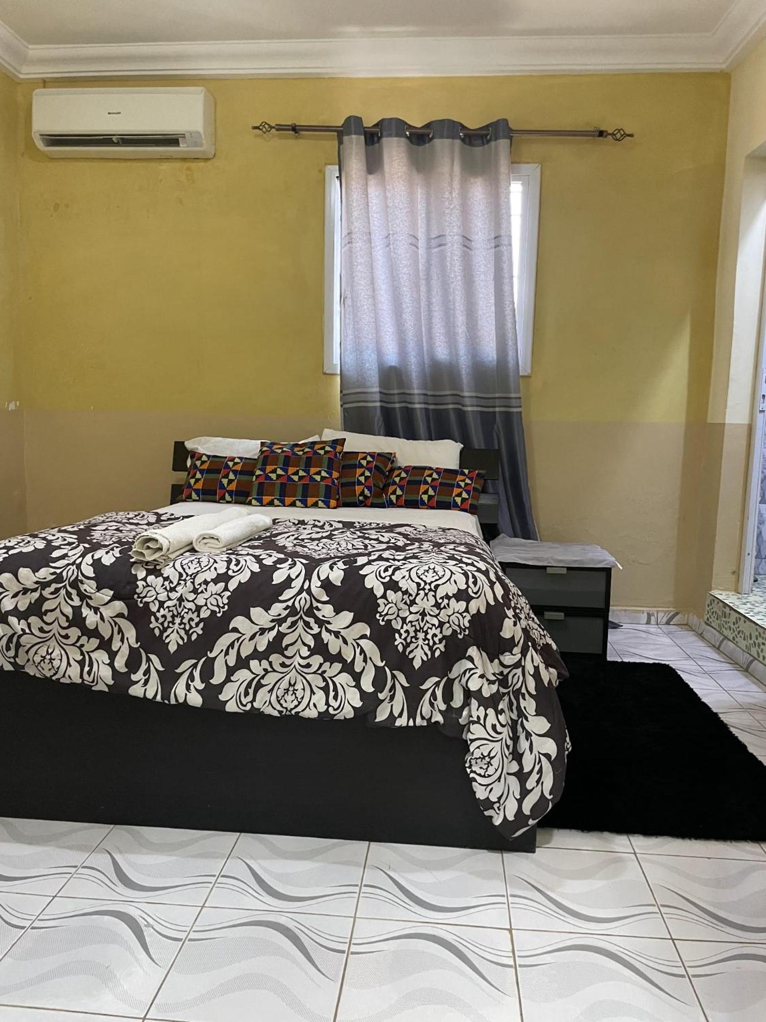 Faith And Grace Guest House Lamin Beretto Esterno foto