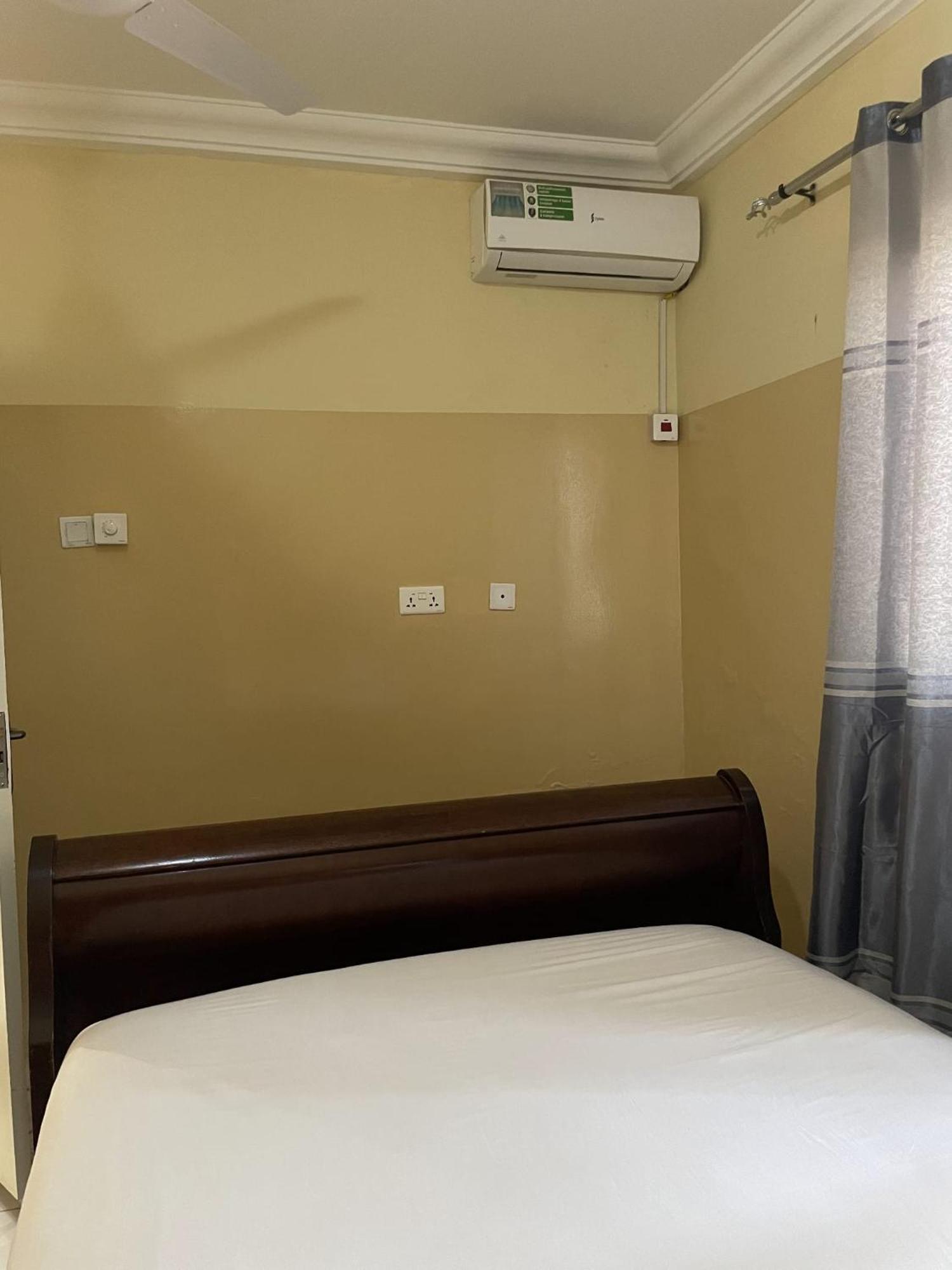 Faith And Grace Guest House Lamin Beretto Esterno foto