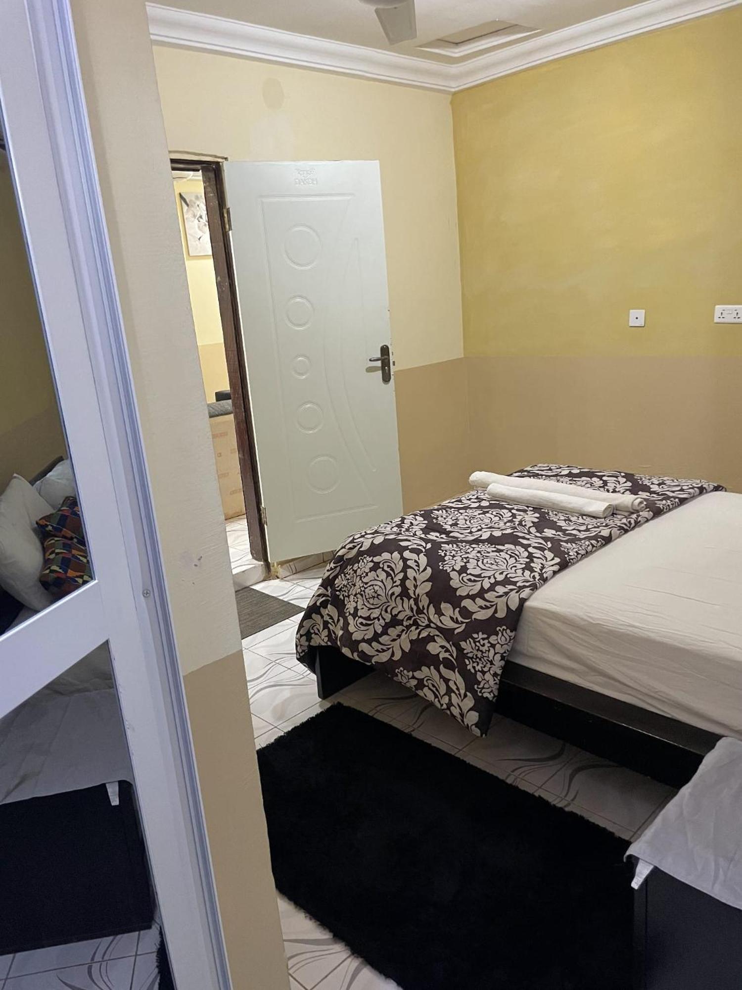 Faith And Grace Guest House Lamin Beretto Esterno foto