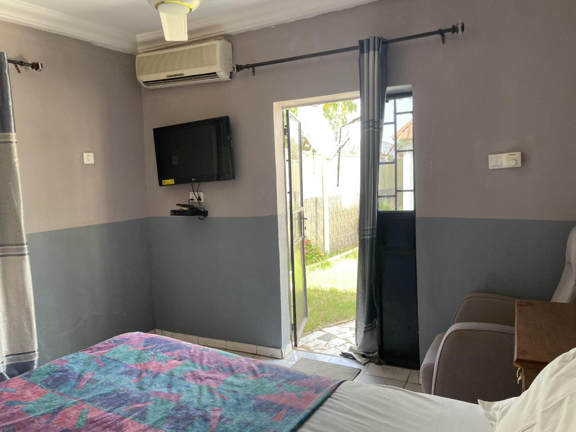 Faith And Grace Guest House Lamin Beretto Esterno foto
